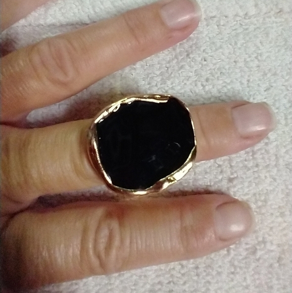 Goldtone black stretch ring 💍8.5 - Picture 1 of 6